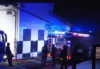 Esplosione con boato a Moncalieri: in fiamme un fabbricato in strada Freylia Mezzi