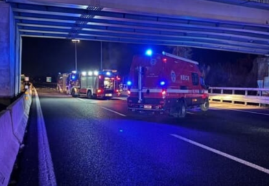 Incidente in tangenziale a Moncalieri: incendio di un tir che prende fuoco mentre è in marcia, tratta chiusa e circolazione nel caos